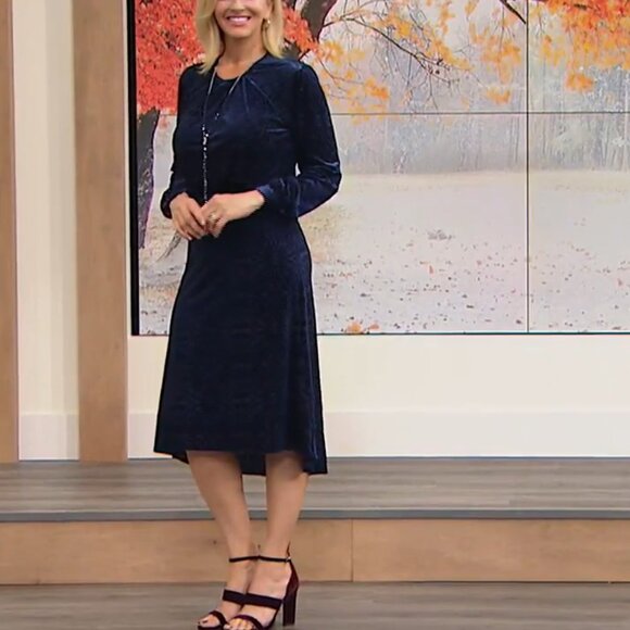 New Hillary Scott La Bellum size XL Navy Velvet Burnt-out Stretch Midi Dress - Picture 1 of 12